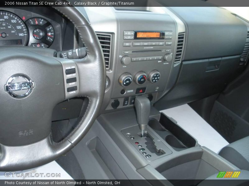 Galaxy Black / Graphite/Titanium 2006 Nissan Titan SE Crew Cab 4x4