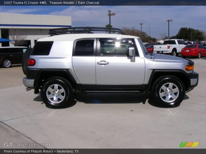 Titanium Metallic / Dark Charcoal 2007 Toyota FJ Cruiser 4WD