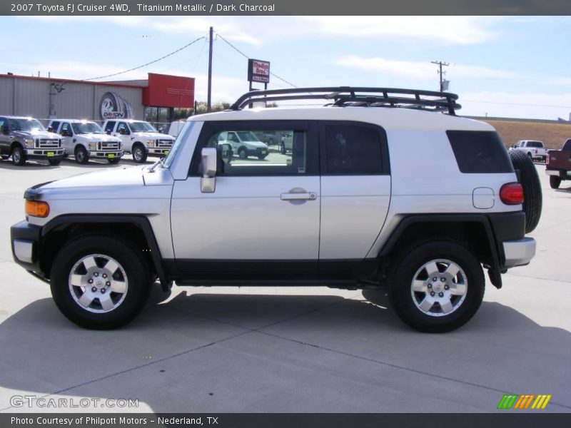 Titanium Metallic / Dark Charcoal 2007 Toyota FJ Cruiser 4WD