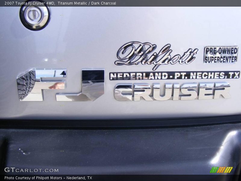 Titanium Metallic / Dark Charcoal 2007 Toyota FJ Cruiser 4WD