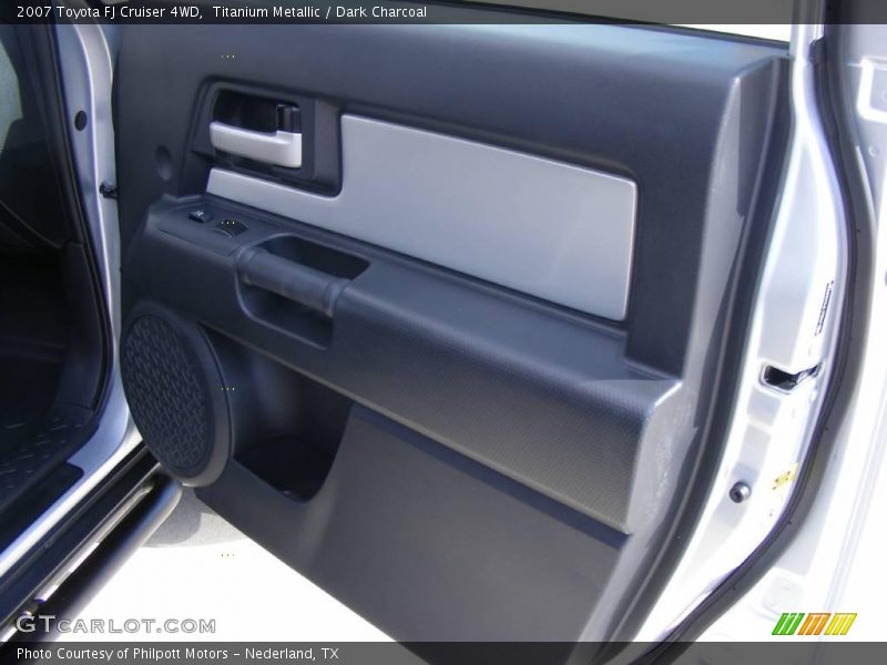 Titanium Metallic / Dark Charcoal 2007 Toyota FJ Cruiser 4WD