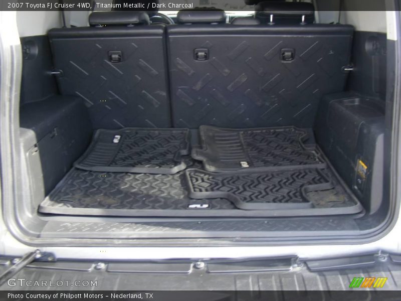 Titanium Metallic / Dark Charcoal 2007 Toyota FJ Cruiser 4WD