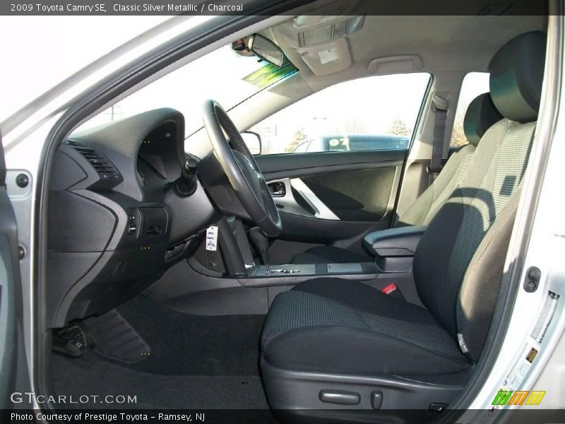 Classic Silver Metallic / Charcoal 2009 Toyota Camry SE