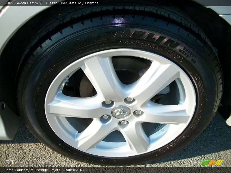 Classic Silver Metallic / Charcoal 2009 Toyota Camry SE