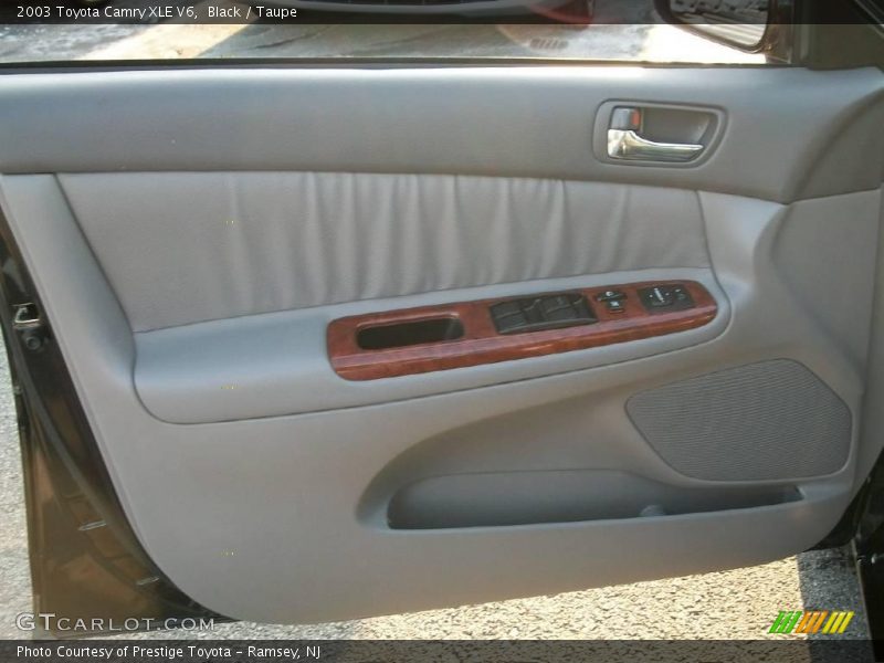 Black / Taupe 2003 Toyota Camry XLE V6