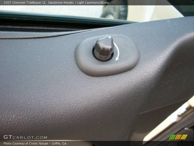 Sandstone Metallic / Light Cashmere/Ebony 2007 Chevrolet TrailBlazer LS