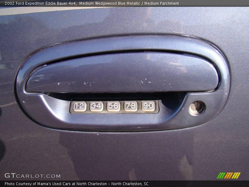 Medium Wedgewood Blue Metallic / Medium Parchment 2002 Ford Expedition Eddie Bauer 4x4