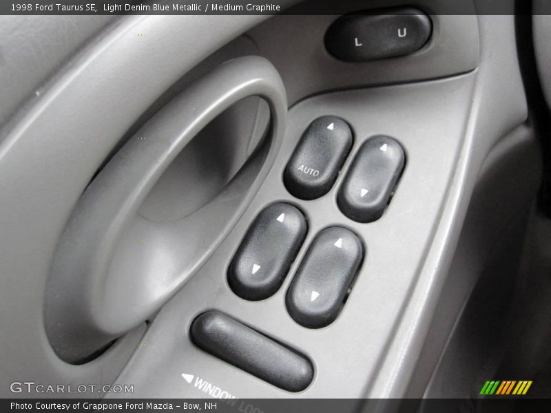 Light Denim Blue Metallic / Medium Graphite 1998 Ford Taurus SE
