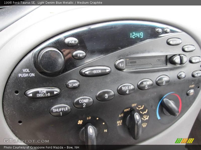 Light Denim Blue Metallic / Medium Graphite 1998 Ford Taurus SE
