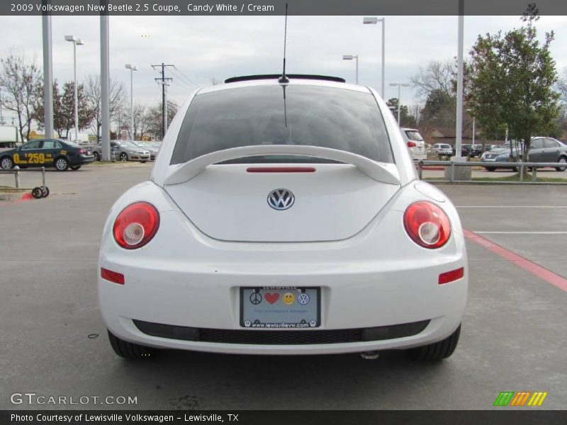Candy White / Cream 2009 Volkswagen New Beetle 2.5 Coupe
