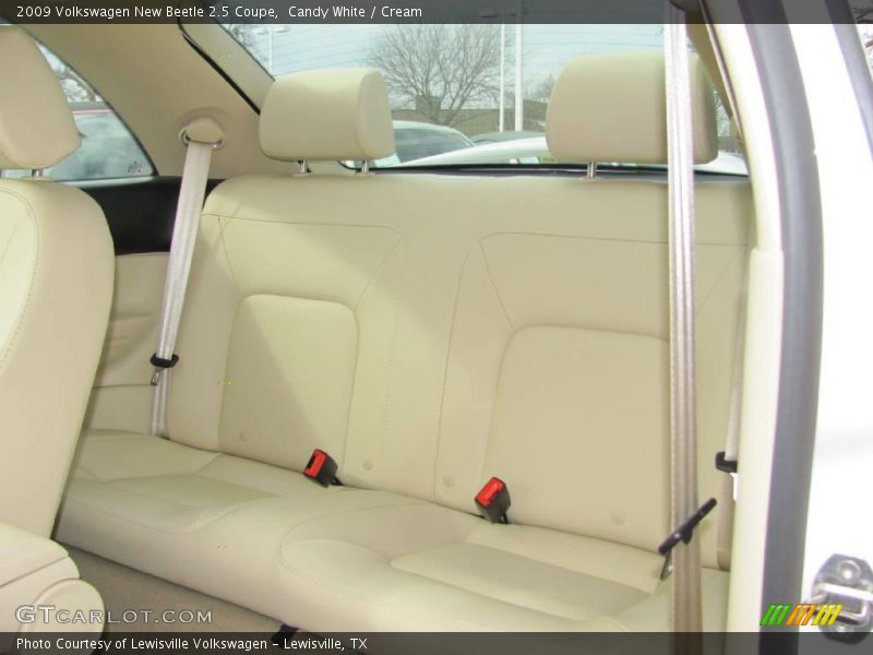 Candy White / Cream 2009 Volkswagen New Beetle 2.5 Coupe