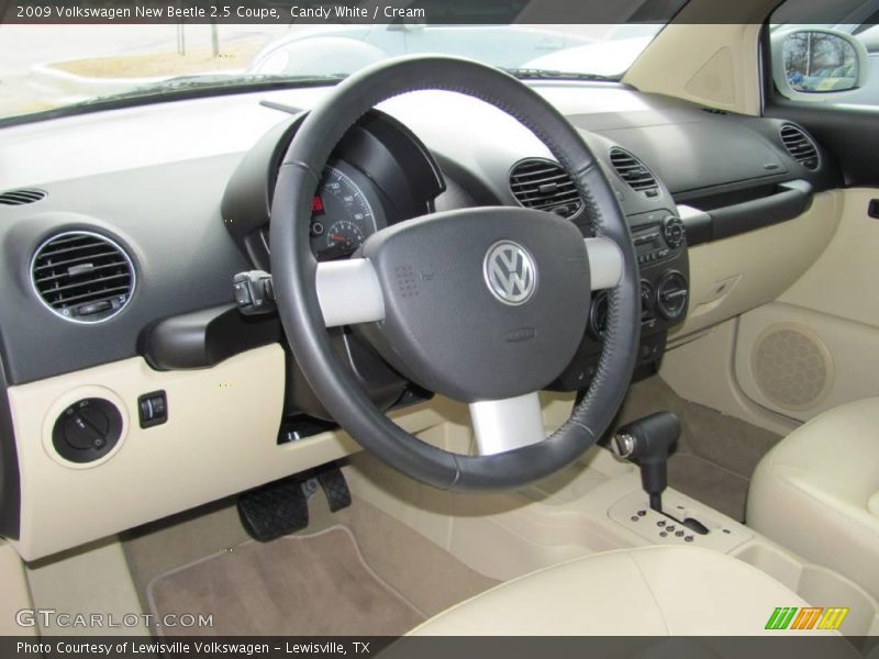 Candy White / Cream 2009 Volkswagen New Beetle 2.5 Coupe