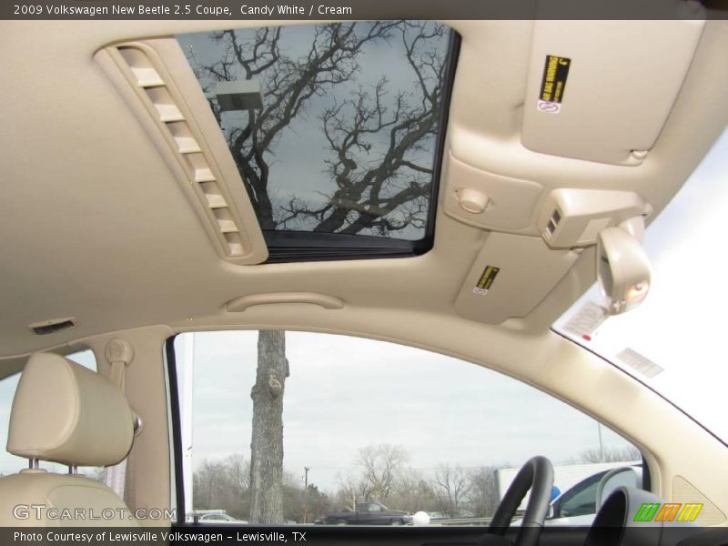 Candy White / Cream 2009 Volkswagen New Beetle 2.5 Coupe