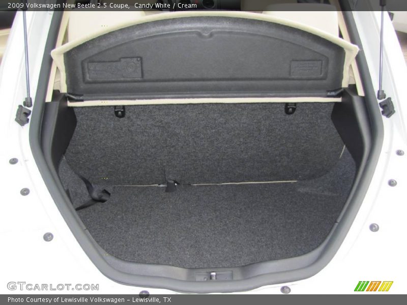 Candy White / Cream 2009 Volkswagen New Beetle 2.5 Coupe