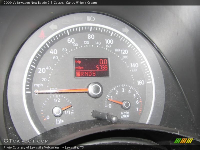 Candy White / Cream 2009 Volkswagen New Beetle 2.5 Coupe
