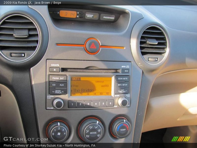 Java Brown / Beige 2009 Kia Rondo LX