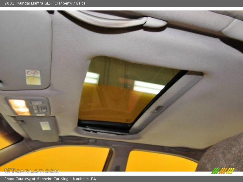Cranberry / Beige 2001 Hyundai Elantra GLS