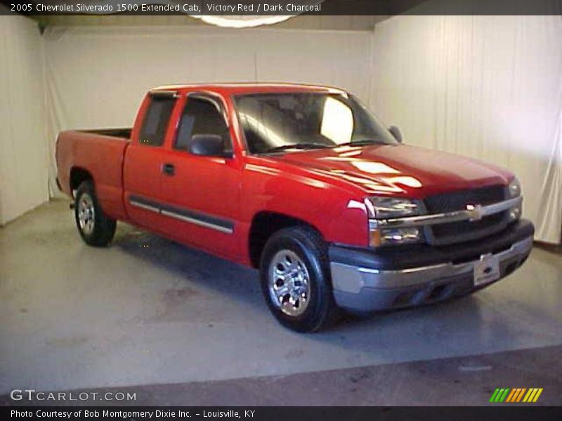 Victory Red / Dark Charcoal 2005 Chevrolet Silverado 1500 Extended Cab