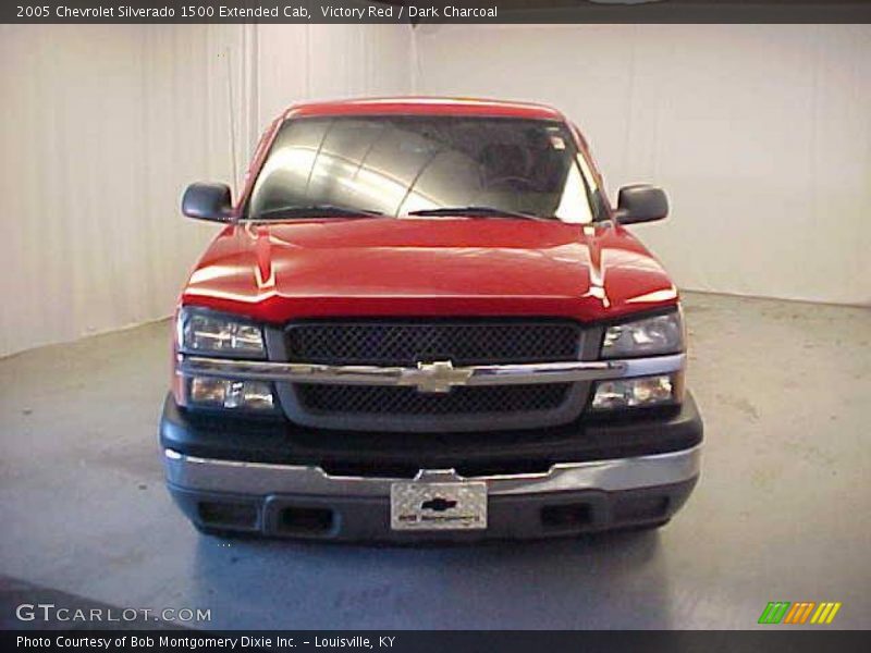 Victory Red / Dark Charcoal 2005 Chevrolet Silverado 1500 Extended Cab