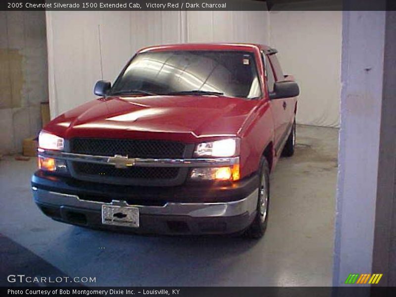 Victory Red / Dark Charcoal 2005 Chevrolet Silverado 1500 Extended Cab