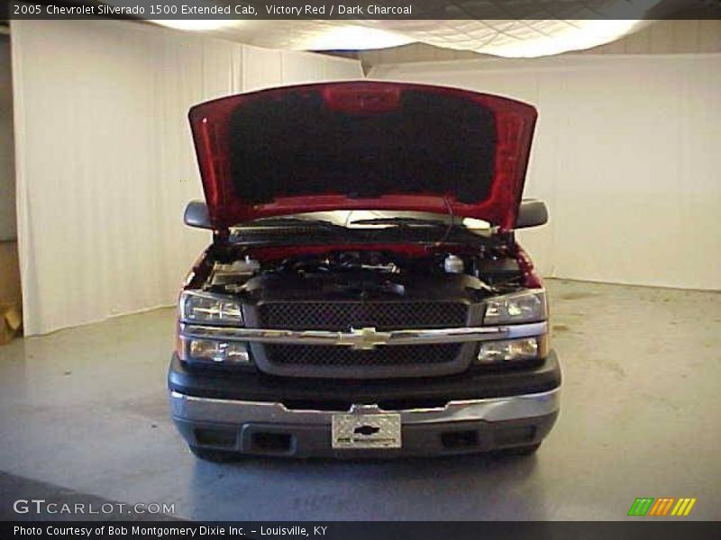 Victory Red / Dark Charcoal 2005 Chevrolet Silverado 1500 Extended Cab