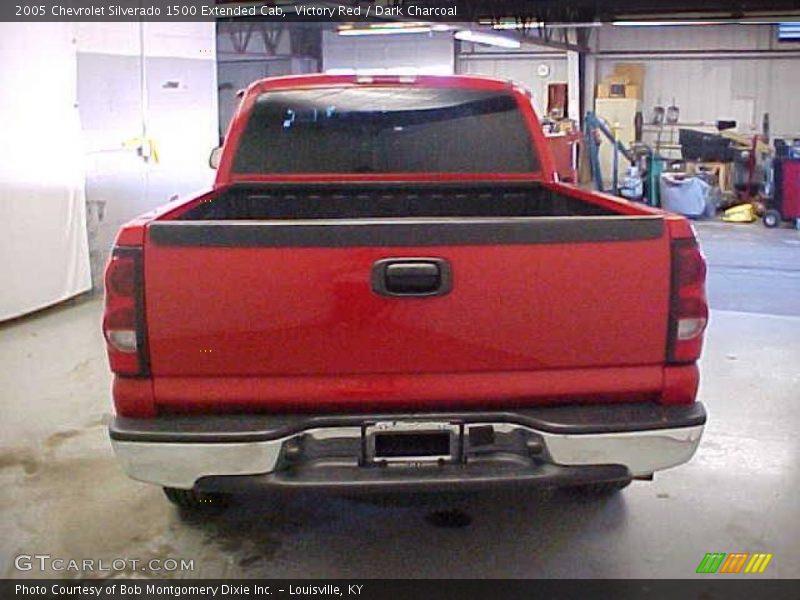 Victory Red / Dark Charcoal 2005 Chevrolet Silverado 1500 Extended Cab