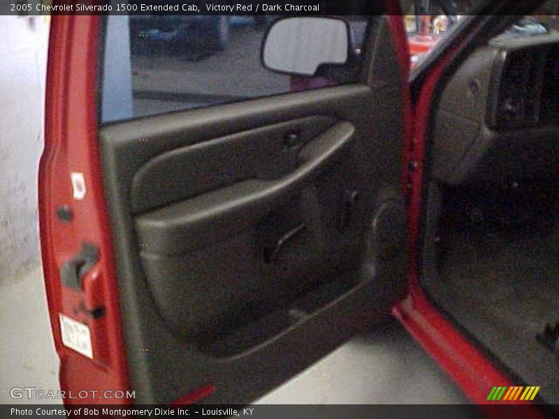 Victory Red / Dark Charcoal 2005 Chevrolet Silverado 1500 Extended Cab