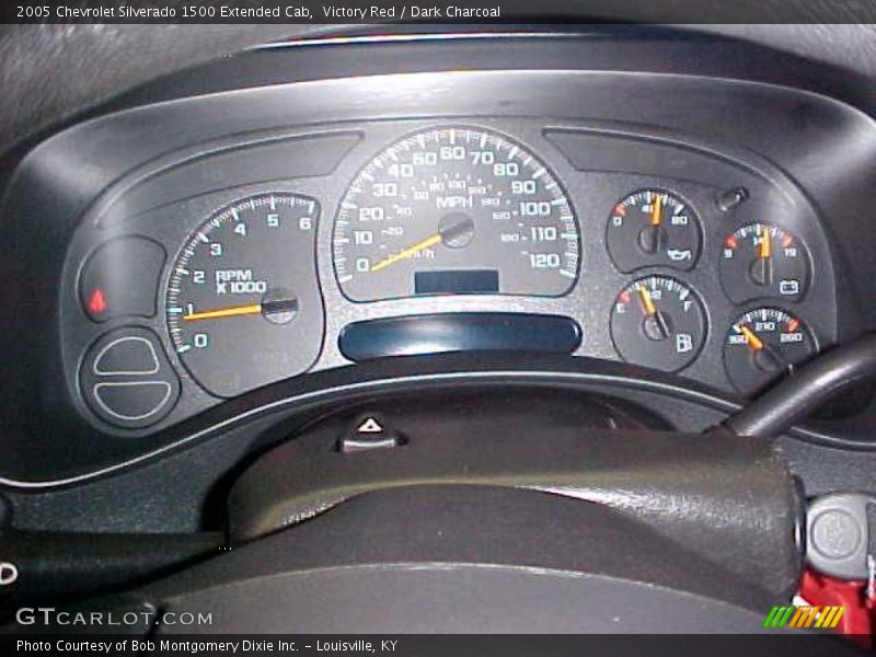Victory Red / Dark Charcoal 2005 Chevrolet Silverado 1500 Extended Cab