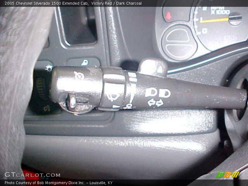 Victory Red / Dark Charcoal 2005 Chevrolet Silverado 1500 Extended Cab