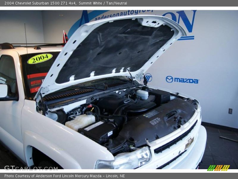 Summit White / Tan/Neutral 2004 Chevrolet Suburban 1500 Z71 4x4