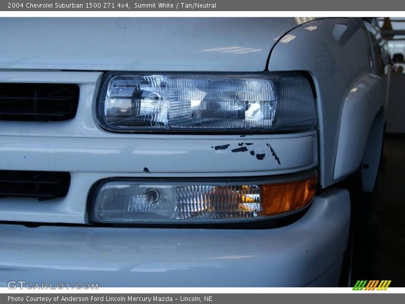 Summit White / Tan/Neutral 2004 Chevrolet Suburban 1500 Z71 4x4