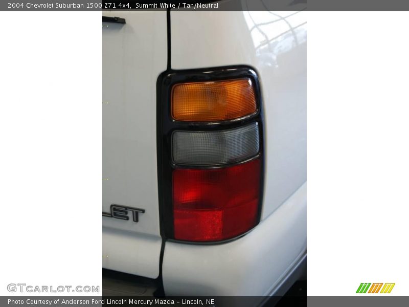 Summit White / Tan/Neutral 2004 Chevrolet Suburban 1500 Z71 4x4