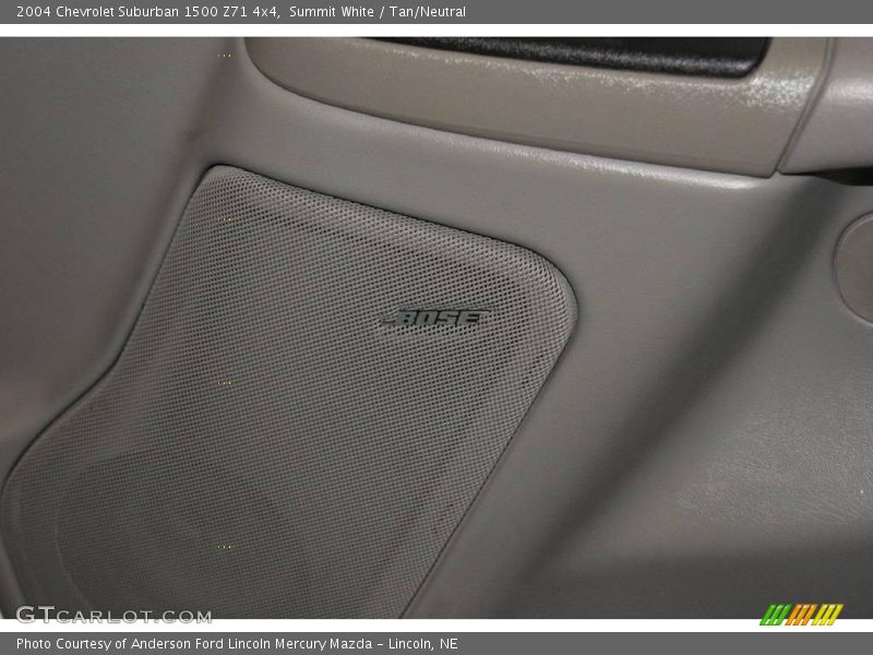 Summit White / Tan/Neutral 2004 Chevrolet Suburban 1500 Z71 4x4