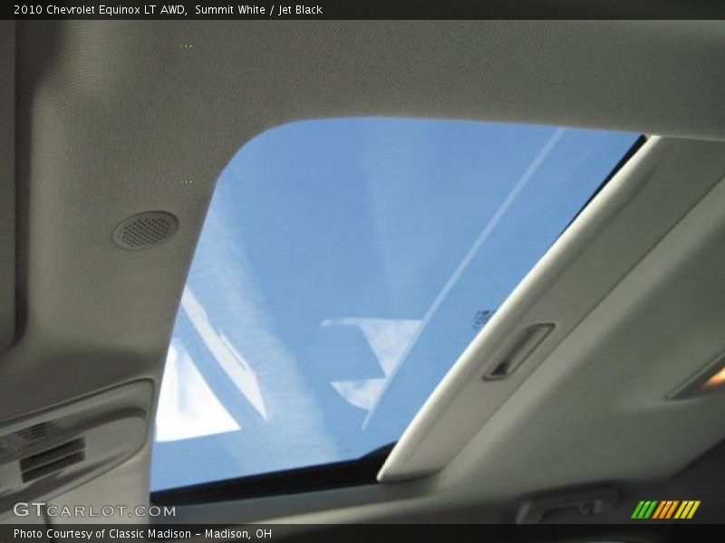 Summit White / Jet Black 2010 Chevrolet Equinox LT AWD