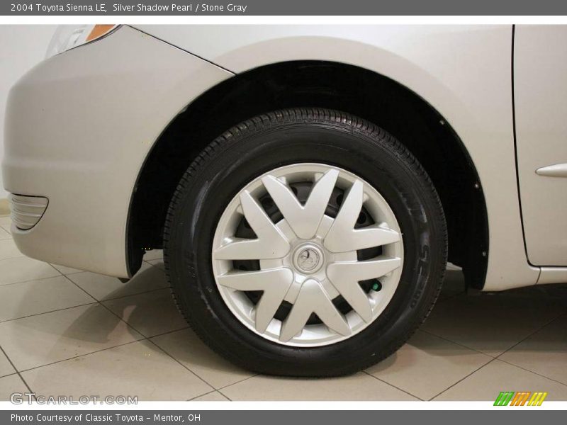 Silver Shadow Pearl / Stone Gray 2004 Toyota Sienna LE