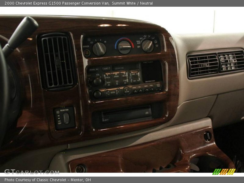 Summit White / Neutral 2000 Chevrolet Express G1500 Passenger Conversion Van