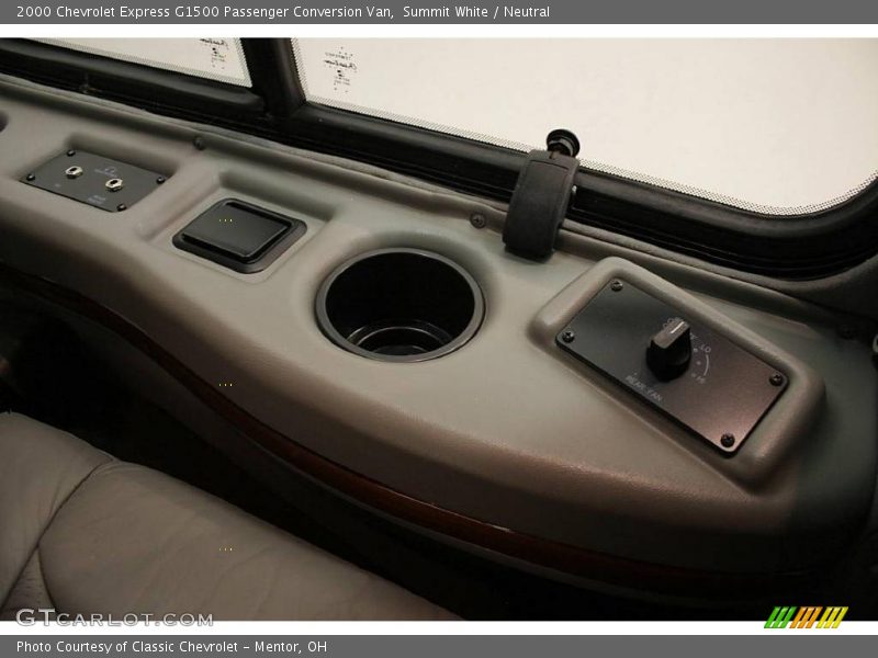 Summit White / Neutral 2000 Chevrolet Express G1500 Passenger Conversion Van