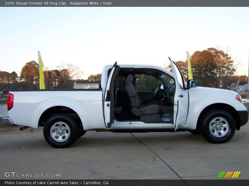 Avalanche White / Steel 2006 Nissan Frontier XE King Cab