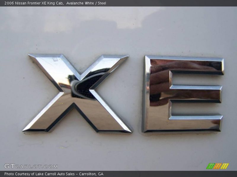 Avalanche White / Steel 2006 Nissan Frontier XE King Cab