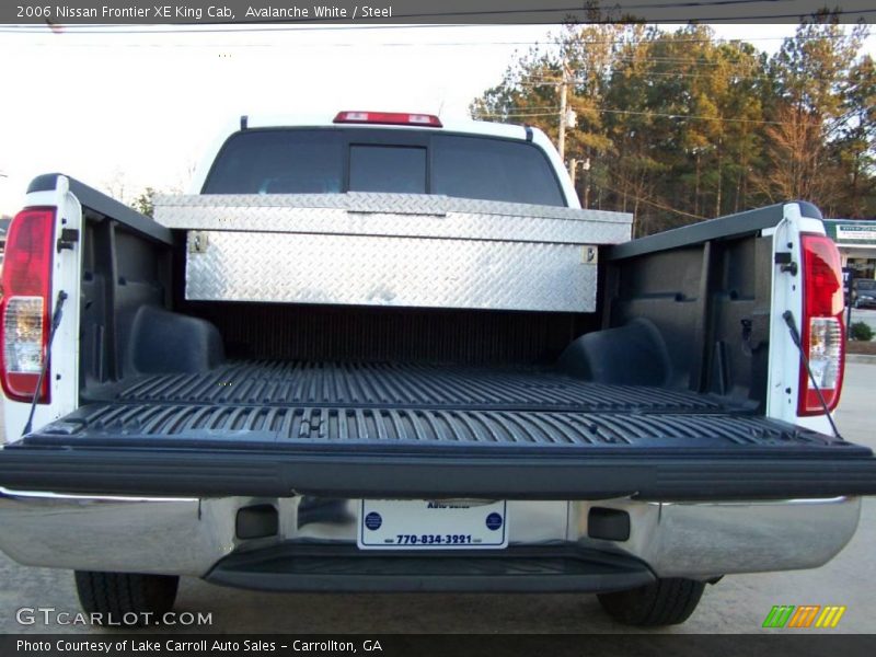 Avalanche White / Steel 2006 Nissan Frontier XE King Cab