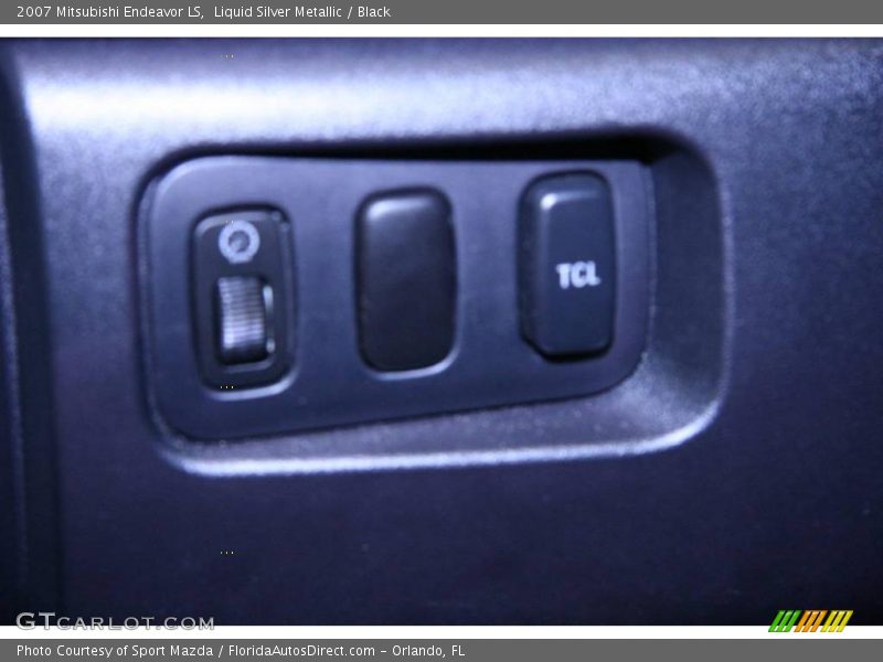 Liquid Silver Metallic / Black 2007 Mitsubishi Endeavor LS