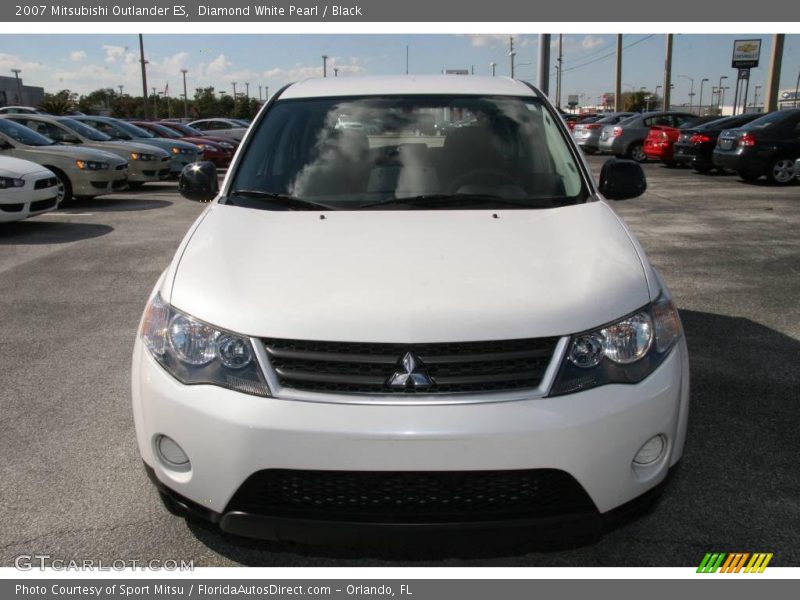Diamond White Pearl / Black 2007 Mitsubishi Outlander ES