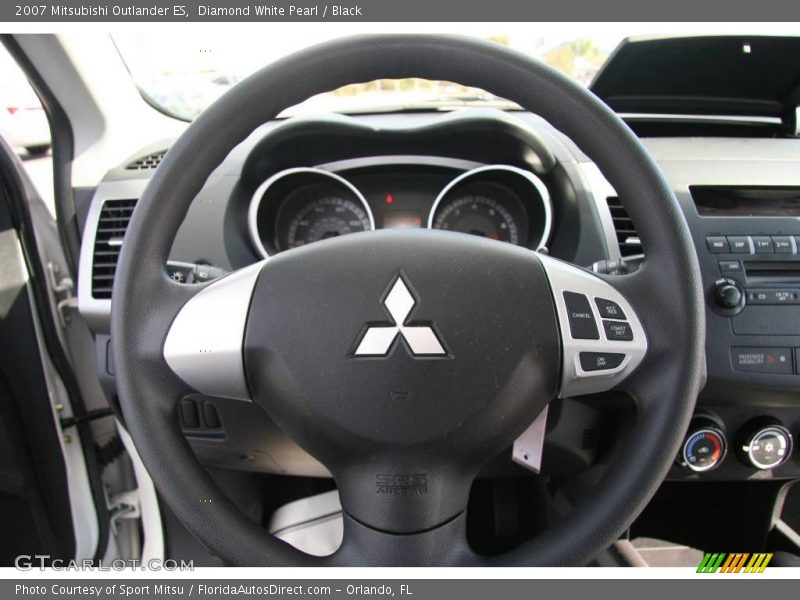 Diamond White Pearl / Black 2007 Mitsubishi Outlander ES