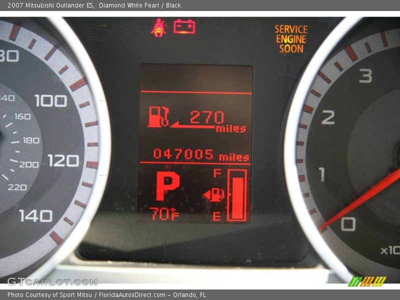 Diamond White Pearl / Black 2007 Mitsubishi Outlander ES