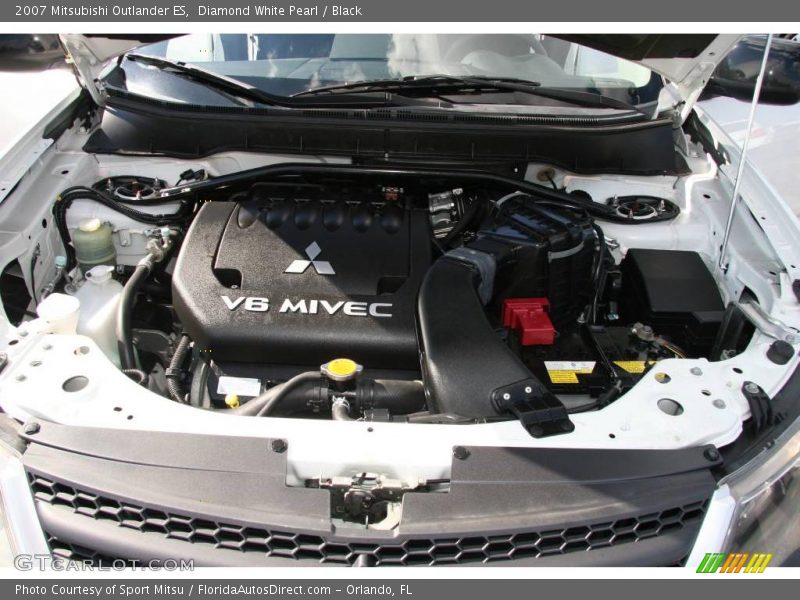 Diamond White Pearl / Black 2007 Mitsubishi Outlander ES