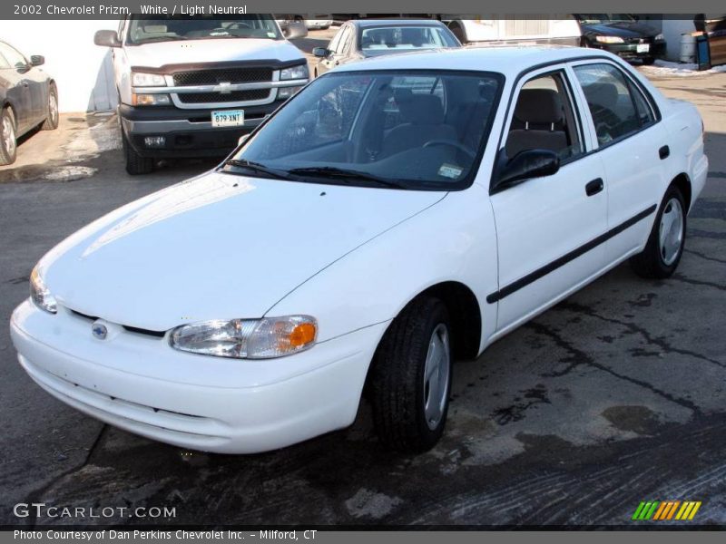 White / Light Neutral 2002 Chevrolet Prizm