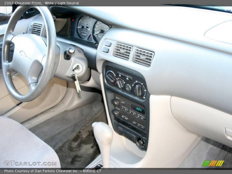 White / Light Neutral 2002 Chevrolet Prizm