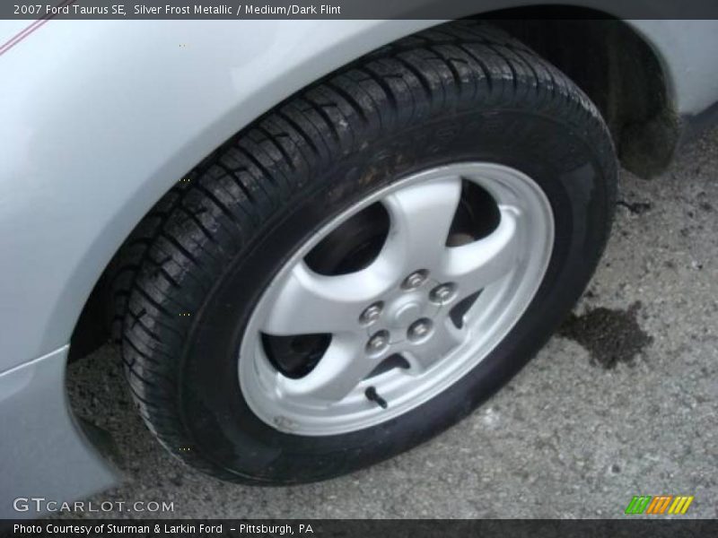 Silver Frost Metallic / Medium/Dark Flint 2007 Ford Taurus SE