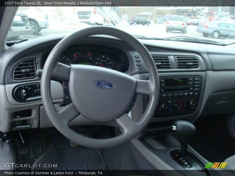 Silver Frost Metallic / Medium/Dark Flint 2007 Ford Taurus SE
