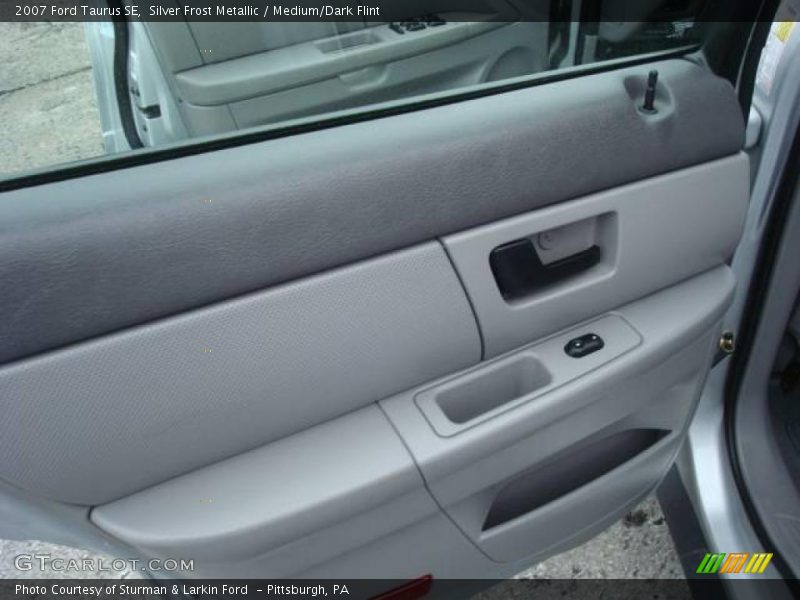 Silver Frost Metallic / Medium/Dark Flint 2007 Ford Taurus SE